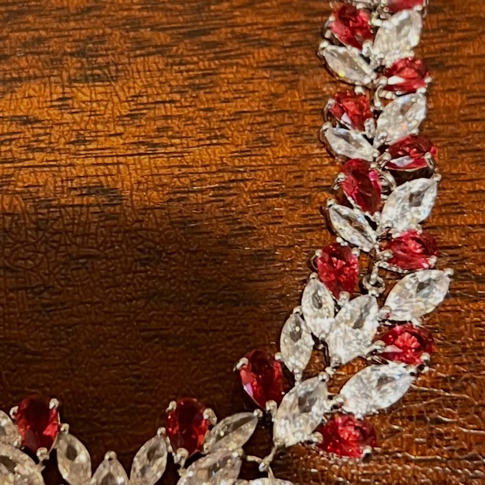 Elegant Red and Silver Necklace Marked 925 clasp - Picture 10 of 16